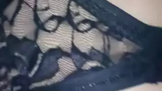 مراهق عربي يضاجع فرج جارته الضيق بعمق وقوة