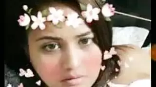 هوس تدليك مهبل محلوق مع لعق عنيف