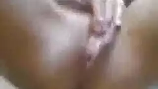 عرض سحاقيات على الكاميرا – فتاتان مثارتان تمارسان العادة السرية مباشرة