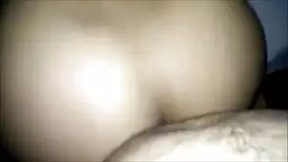 سكس يمني شرموطة يمنية من الحديدة تتناك في كسها بالكانز والزب