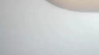 فانتازيا علاقة رباعية صريحة: مراهقة تأخذ عدة قذفات من غريب ماهر