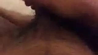 علاقة ساخنة: رجل أصلع وسيدة ناضجة يمارسان الجنس بينما الصديقة غائبة