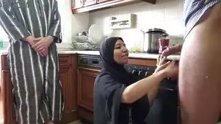 ديوث من منظور الشخص الأول: زوجتي تتدمر بواسطة قضيب ضخم