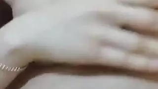 عاهرة شمال إفريقيا تُضرب في جنس شرجي صريح وعبادة للأرجل