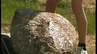 شاب خاضع يحصل على تمديد مؤخرته من ثعلب أبوي